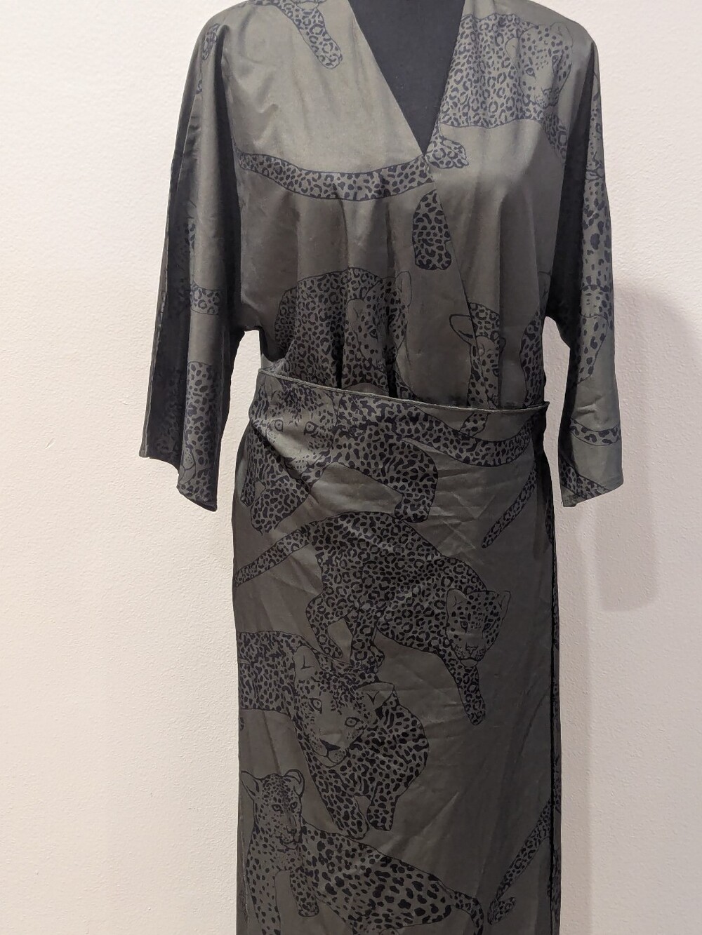 Women’s Olive Green Leopard Print Long Kimono Robe One Size Belted